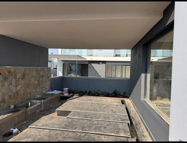 5 BEDROOM HOUSE FOR SALE IN MIDSTREAM HEIGHTS